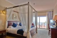 Двухместный люкс Executive с балконом и с видом на море двуспальная кровать