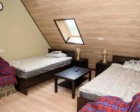 Комната стандарт с 2 односпальными кроватями (удобства на этаже)