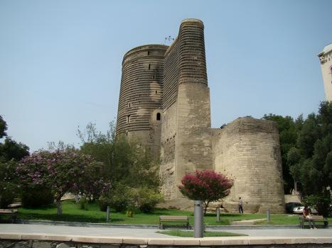Старая крепость с Девичьей башней