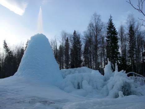 Ледяной фонтан в национальном парке «Зюраткуль»